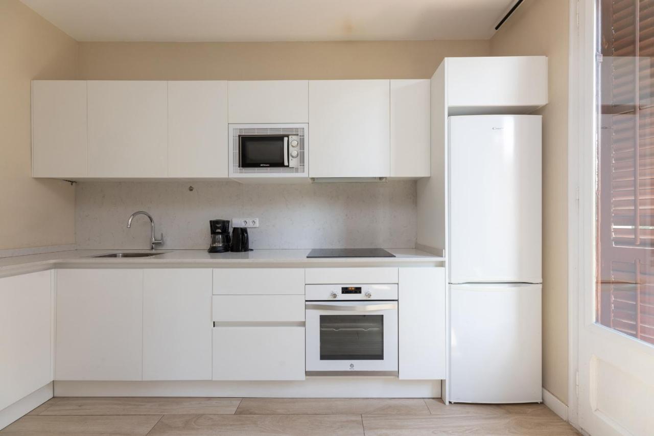Aparteasy - Family 4-bedroom * Barcelona