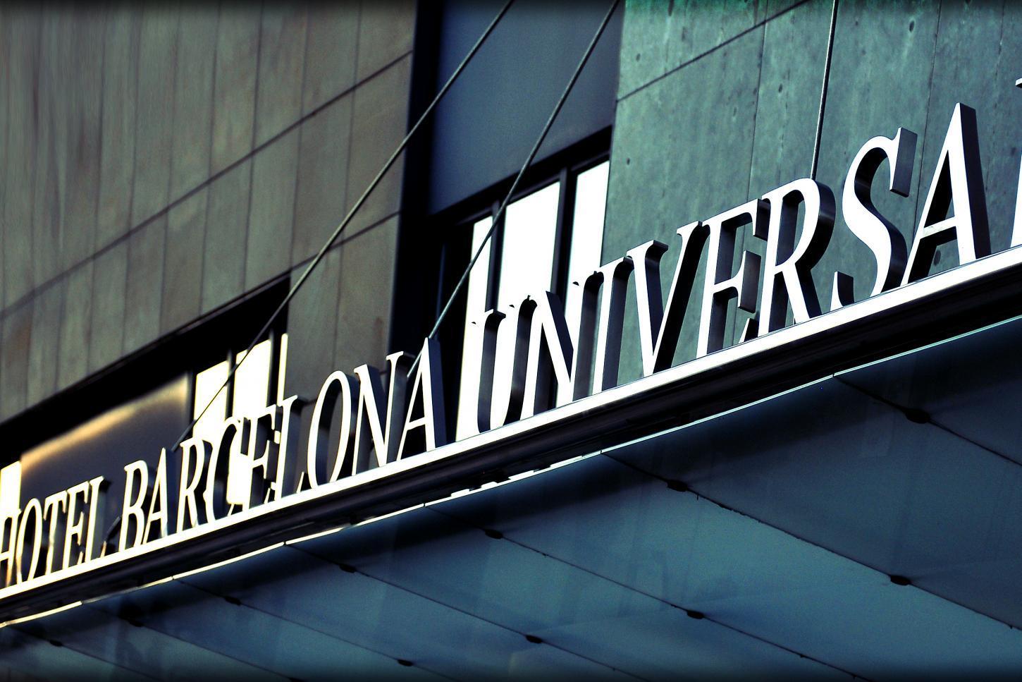 Universal 4*