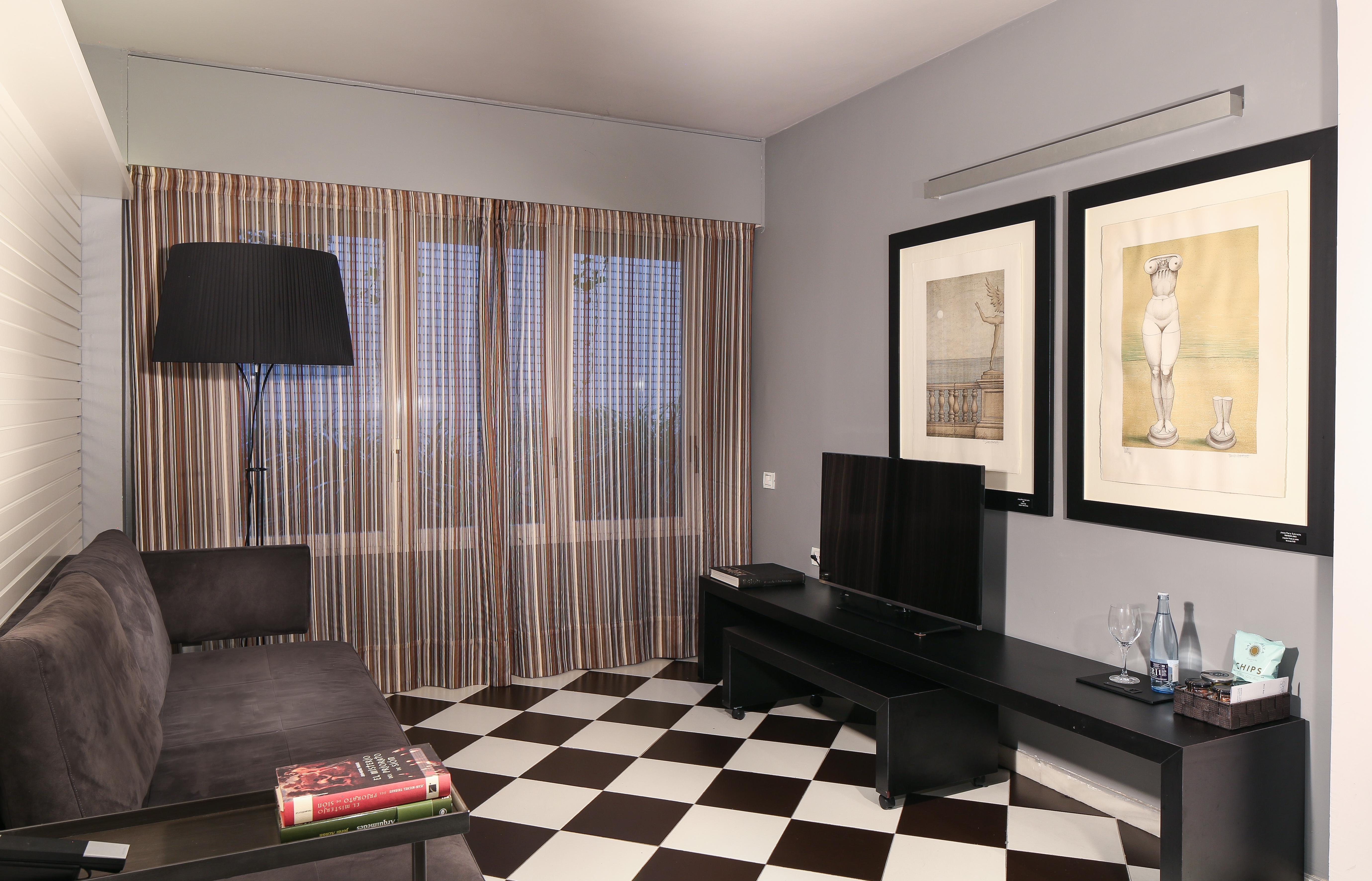 Hotel Gran Derby Suites, A Small Luxury Of The World Barcelona