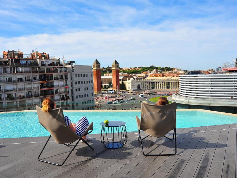 Hotel B