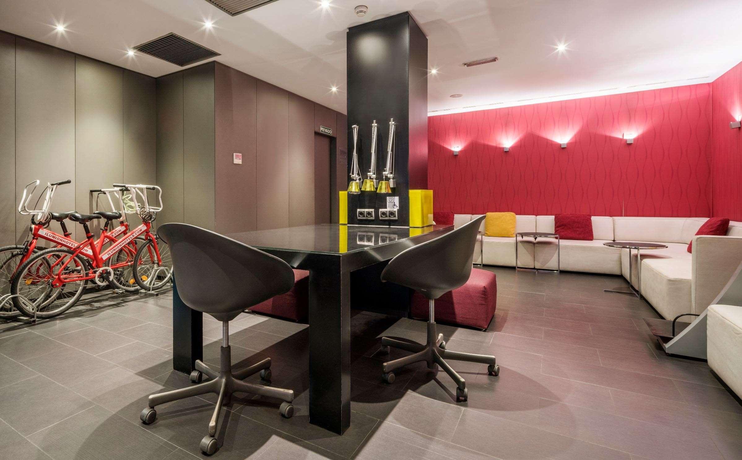 Hotel Ilunion Almirante