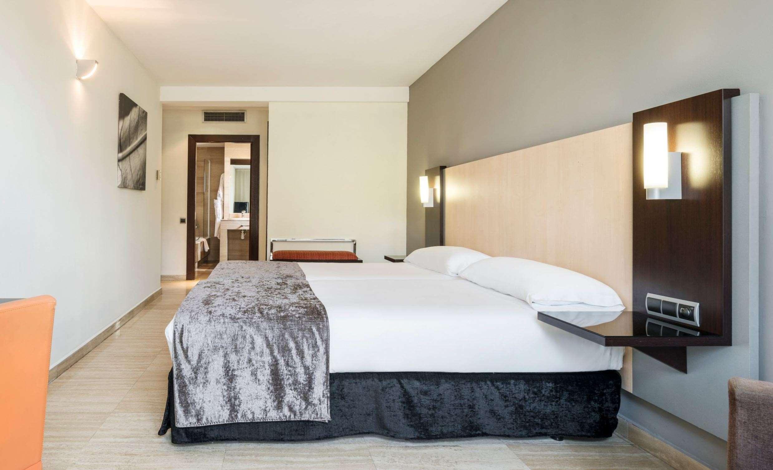 Hotel Ilunion Almirante