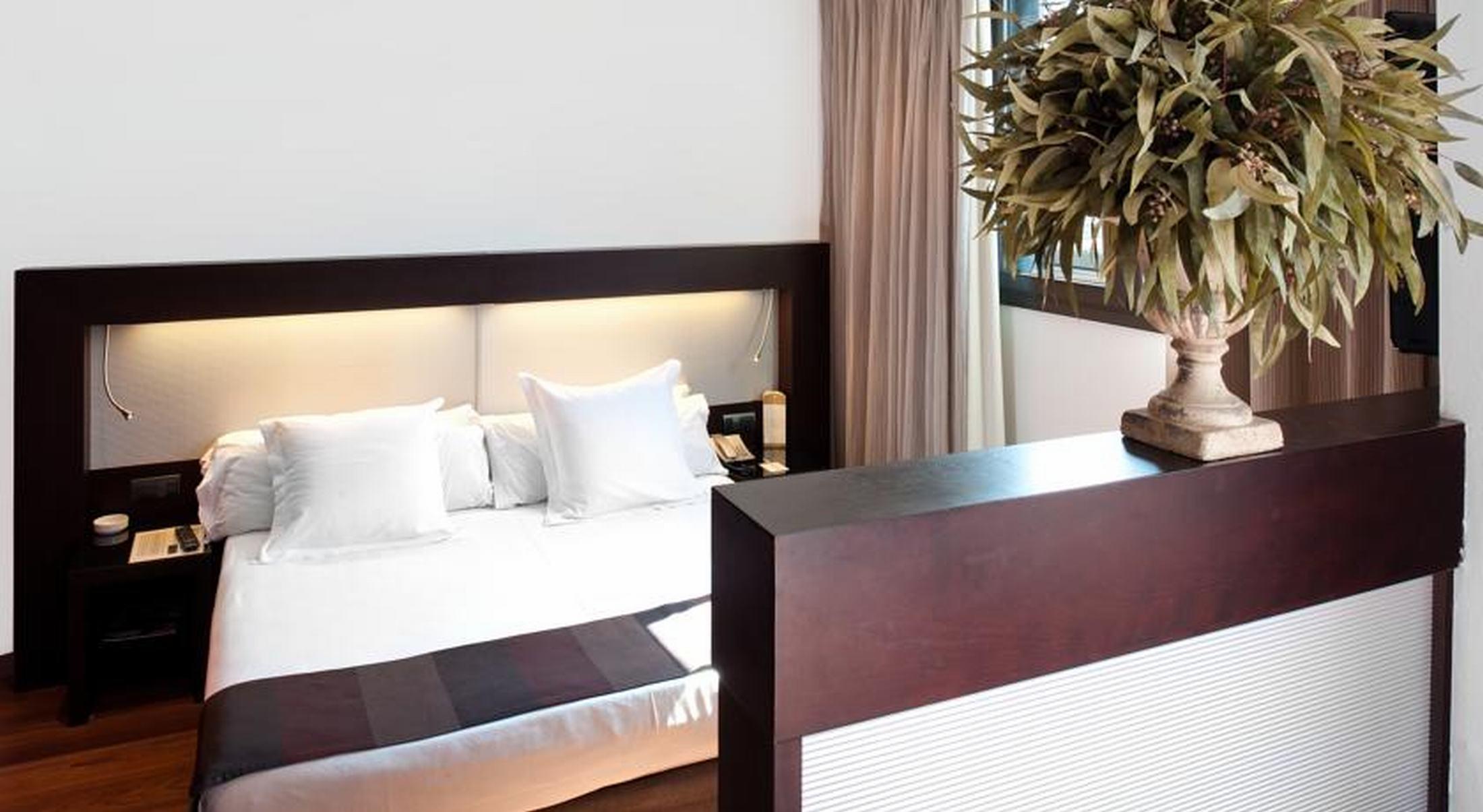 Catalonia Port Hotel