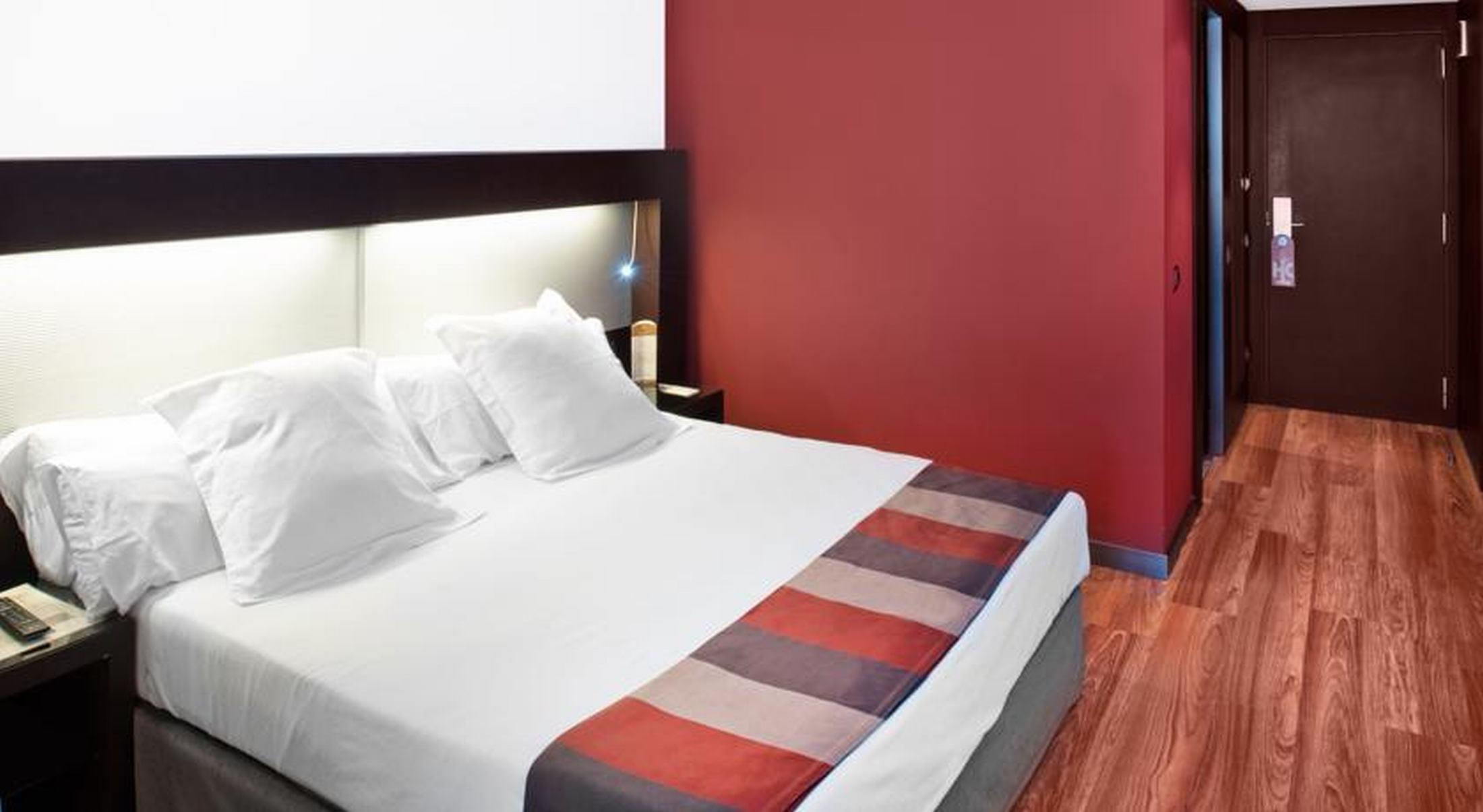 Hotel Catalonia Port 4*