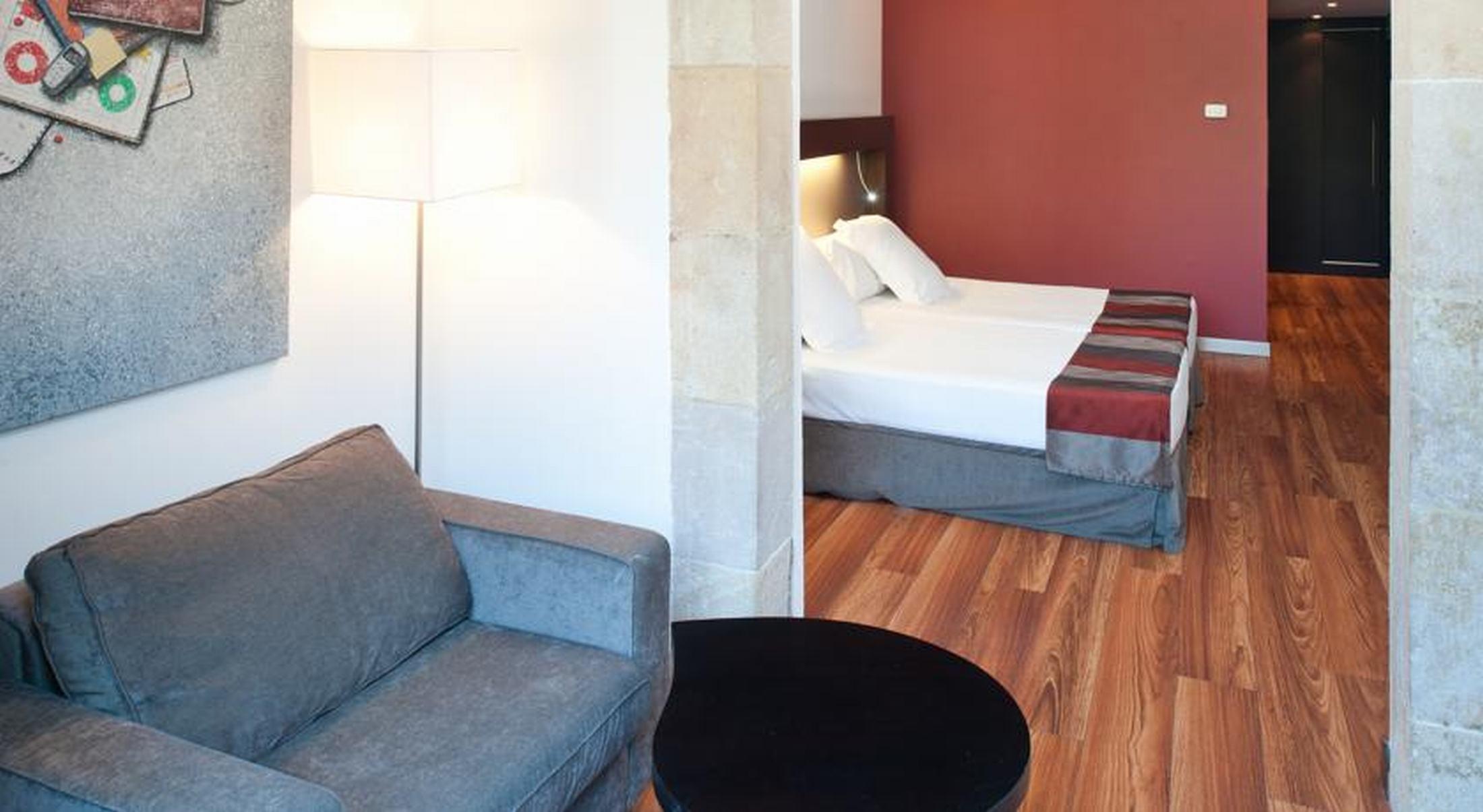 Hotel Catalonia Port 4*