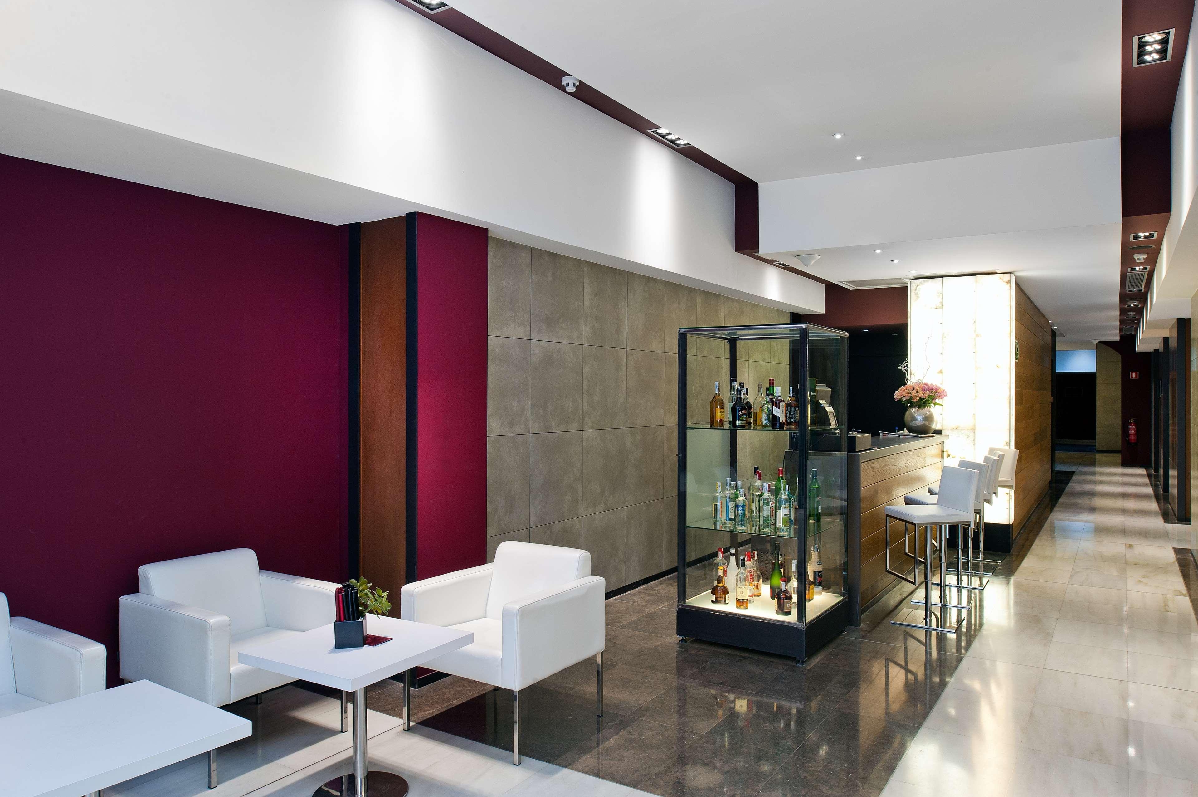 Hotel Catalonia Port 4*