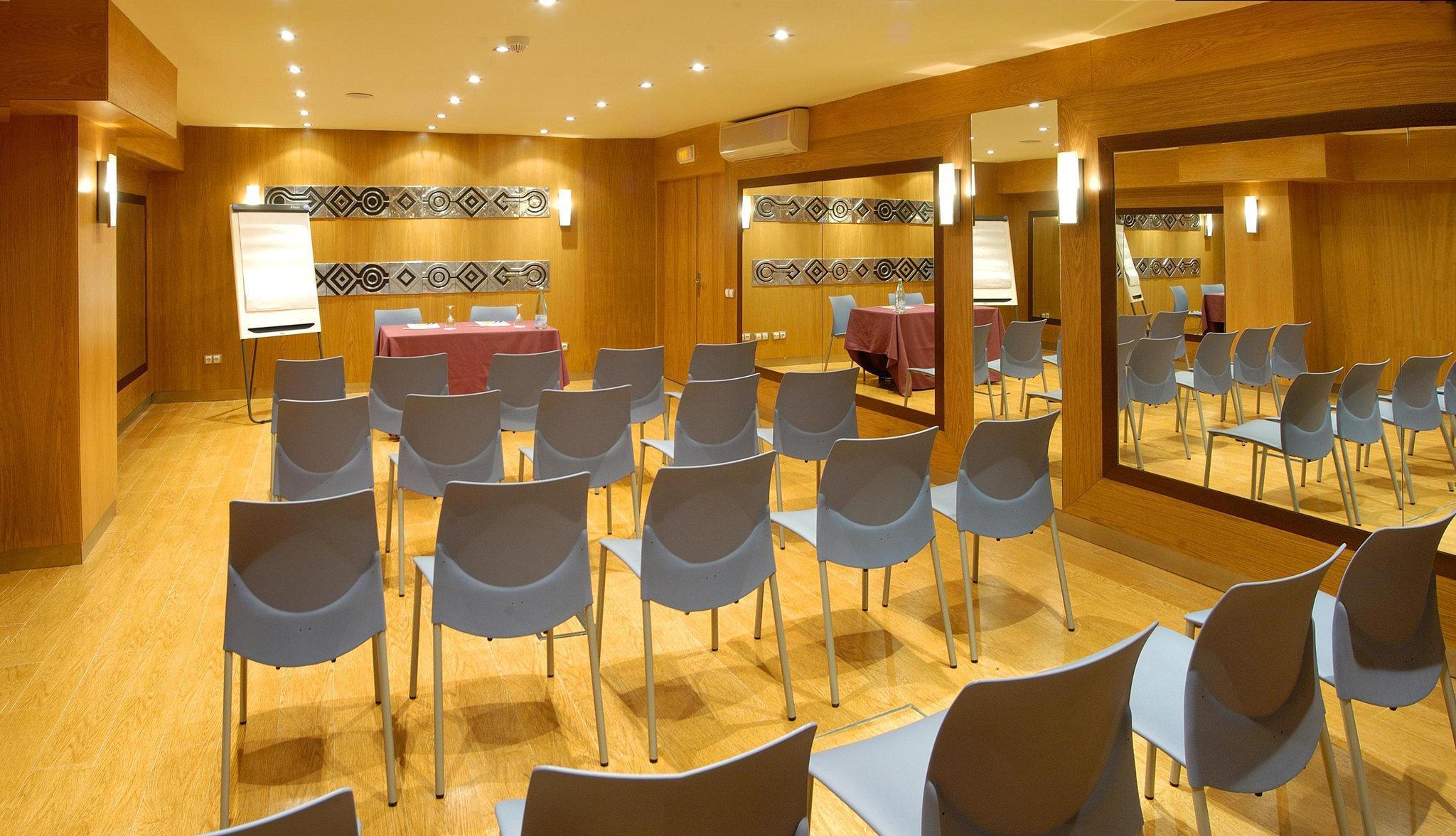 Evenia Rocafort 3* Barcelona