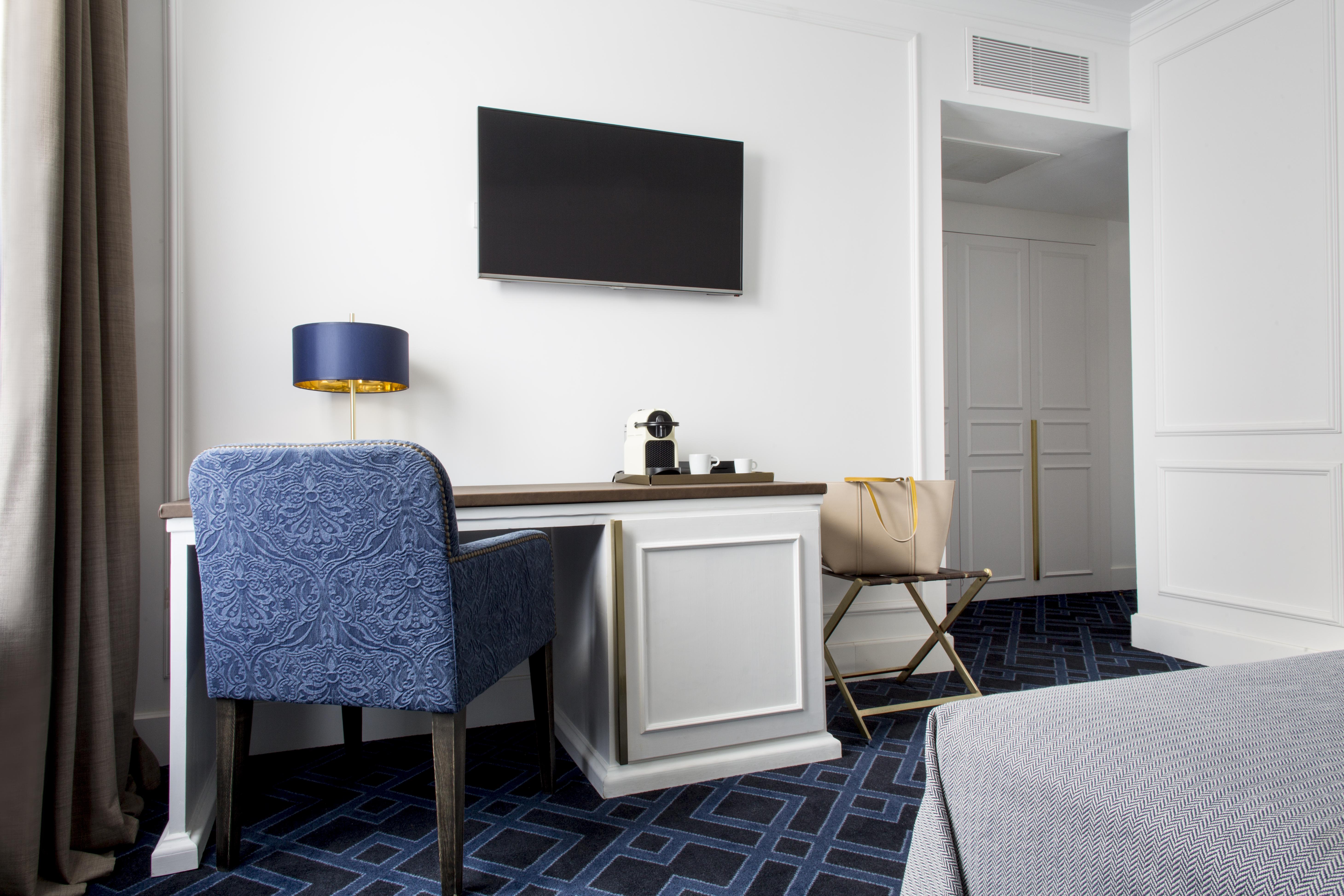 Hotel Midmost
