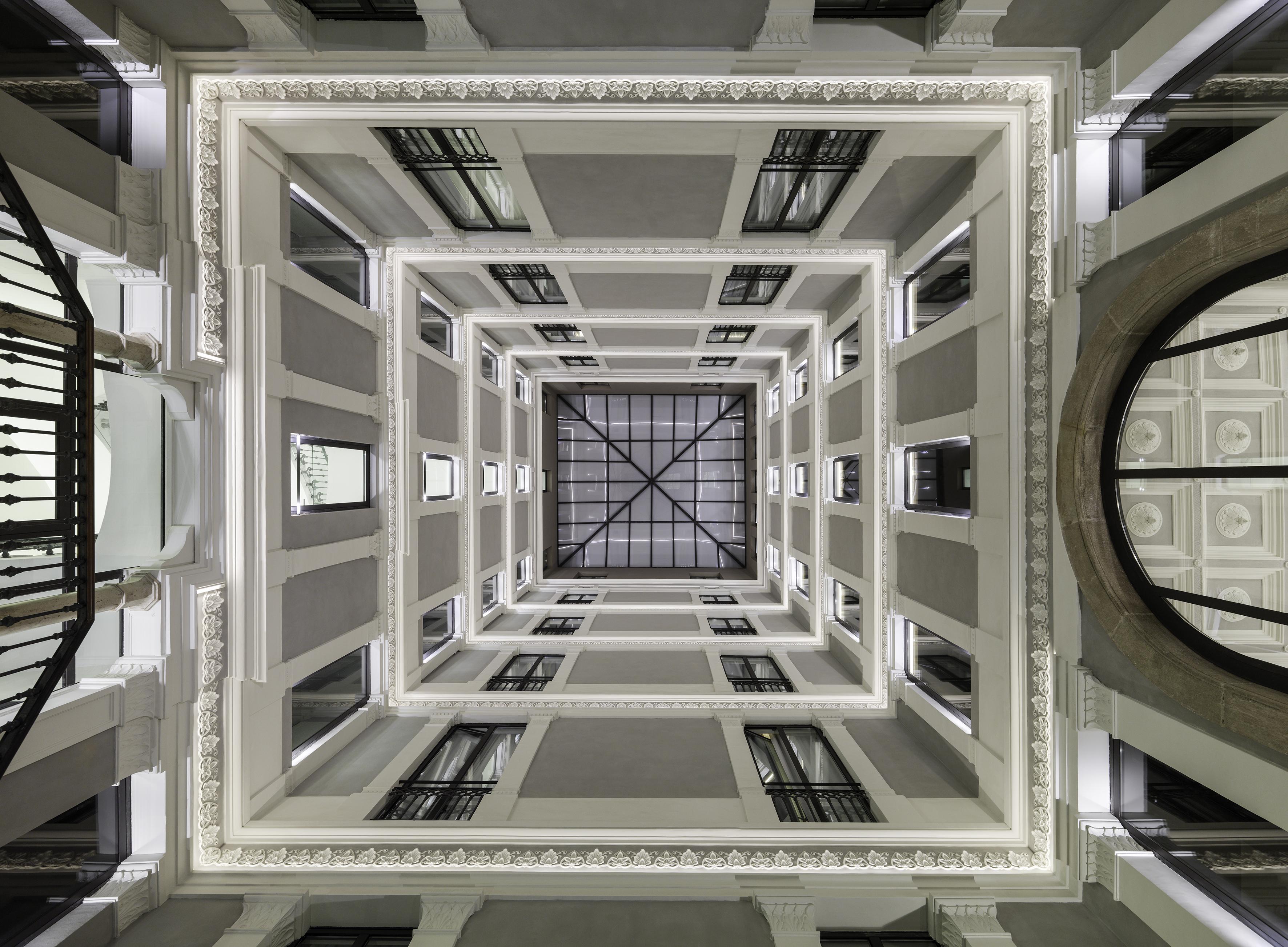 H10 Urquinaona Plaza Hotel 4*