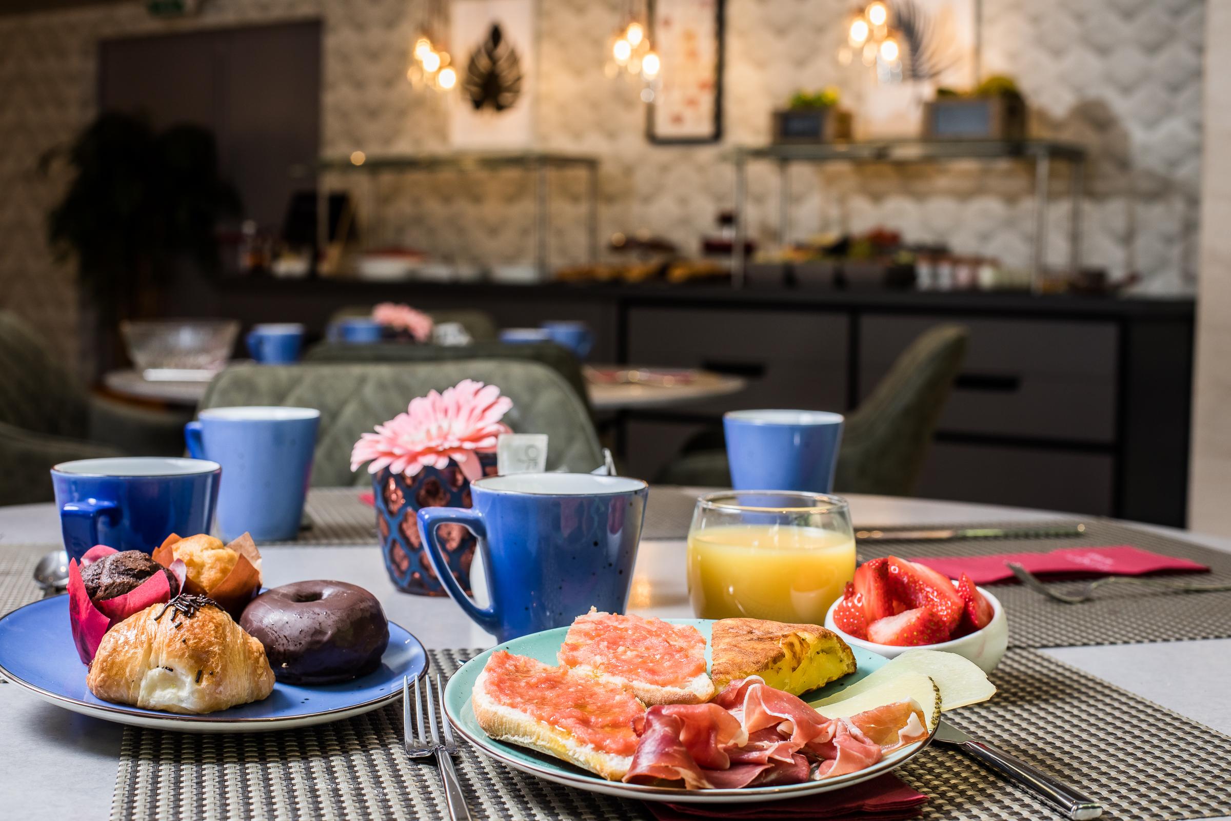 Leonardo Gran Via 3* Barcelona
