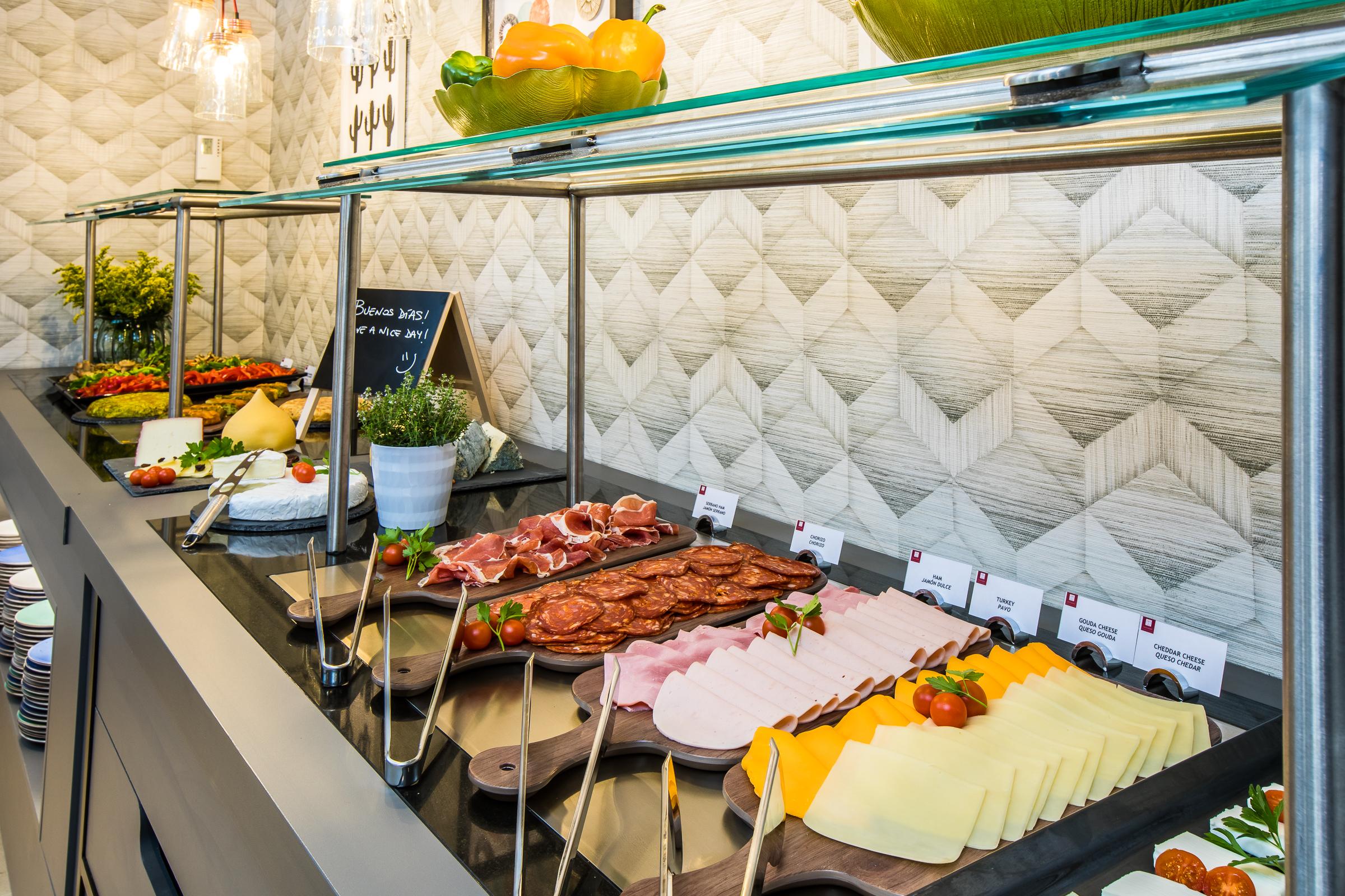 Hotel Leonardo Gran Via 3*