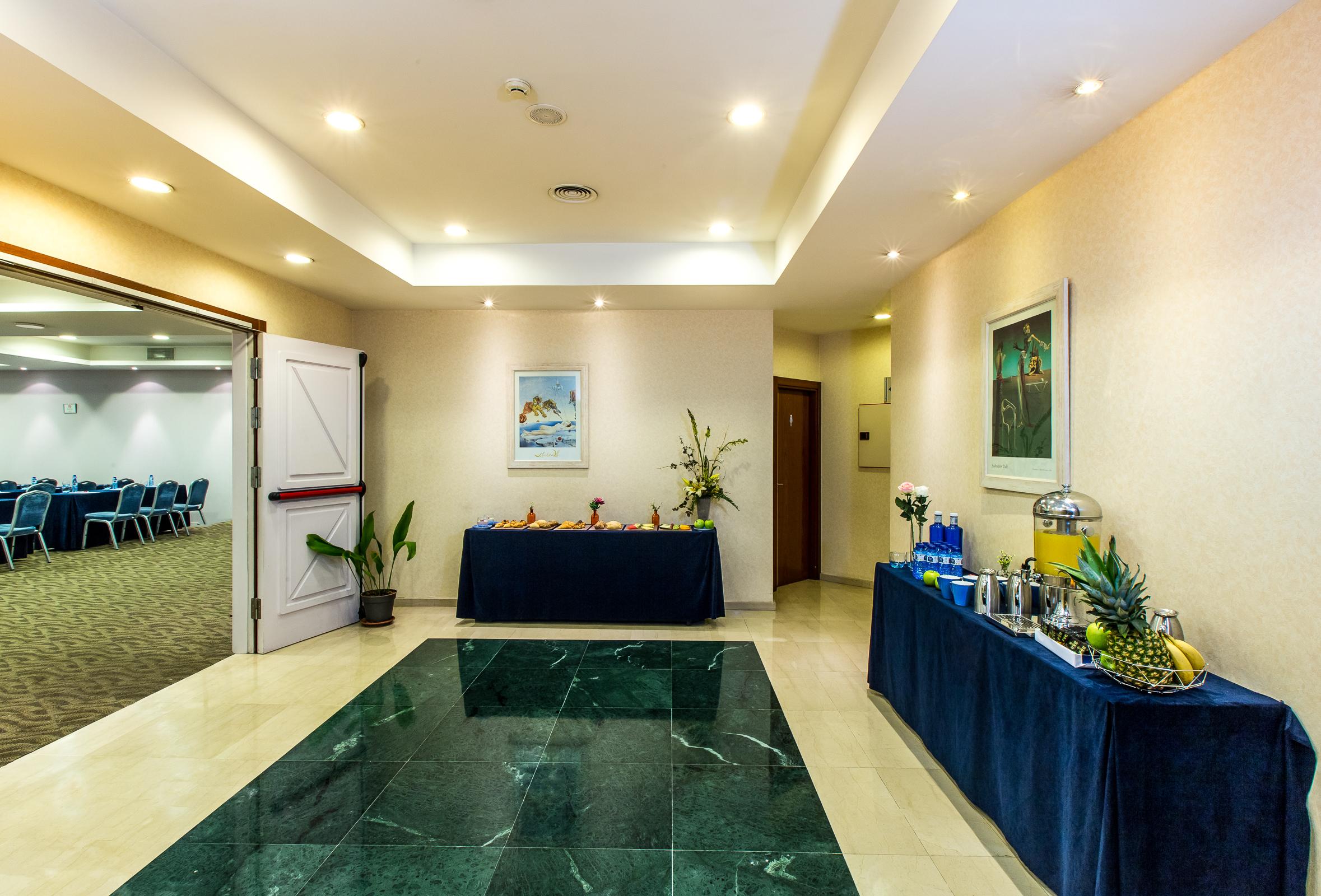 Hotel Leonardo Gran Via 3*
