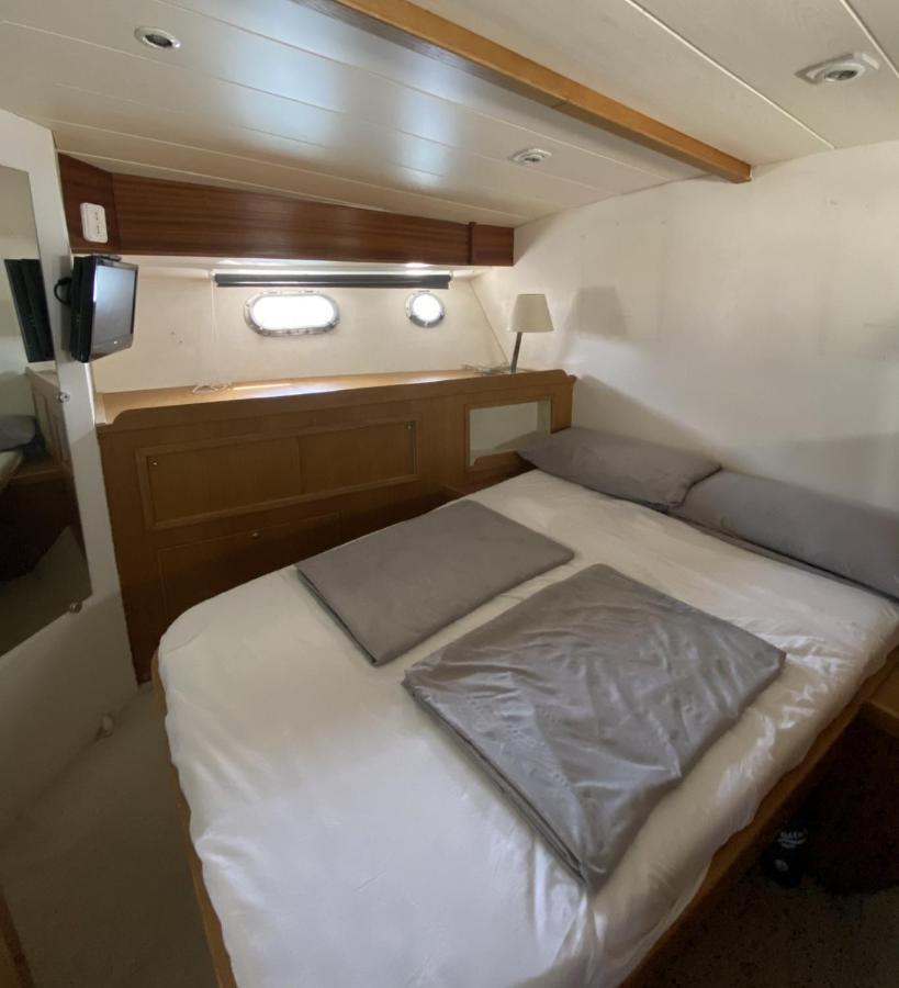 Hotel en barco Napao