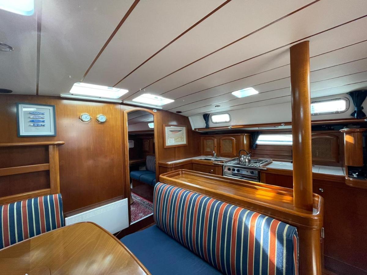 Botel Beautiful And Comfortable Sailboat With Secure Parking Available Barcelona
