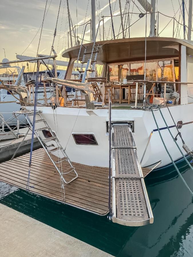 Hotel en barco Spacious Yacht Center 5 Barcelona