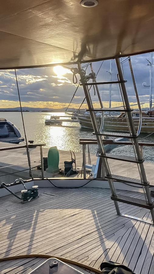 Spacious Yacht Center 5 Hotel en barco