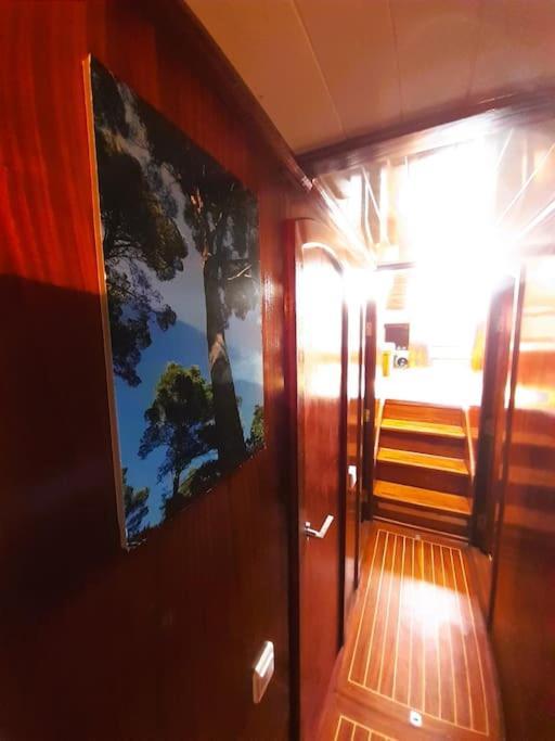 Botel Adara Yacht - Big Turkish Gulet *