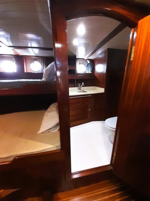Botel Adara Yacht - Big Turkish Gulet