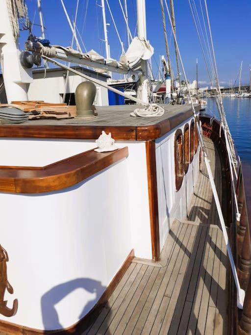 Botel Adara Yacht - Big Turkish Gulet Barcelona