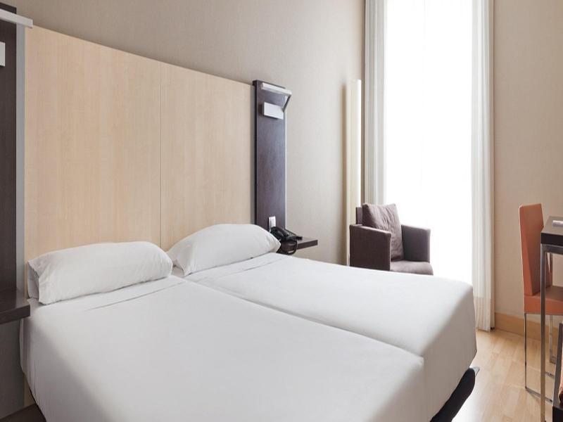 Ilunion Auditori Hotel 3*
