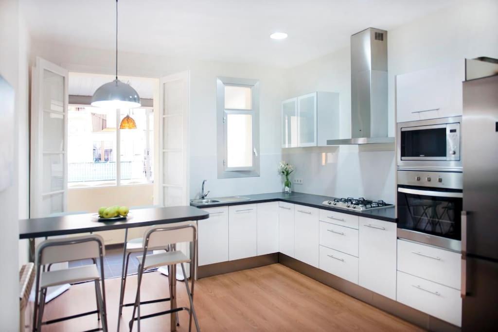 & Bright Apartment!! * Barcelona