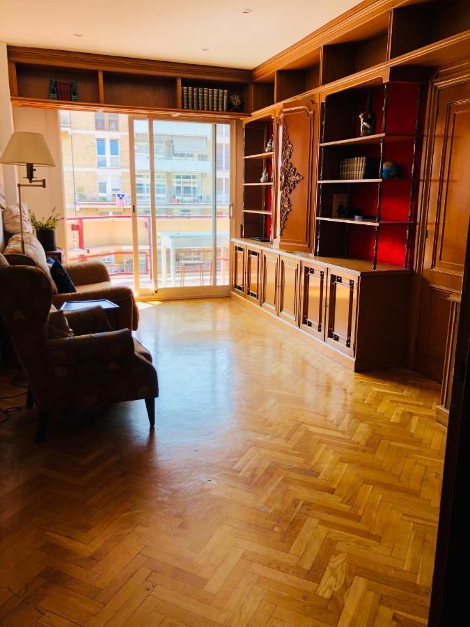 Your Second In With Private And Private Bathroom Close To Montjuic, Pl Espana, La Rambla, Ferry Port Habitación en casa particular Barcelona
