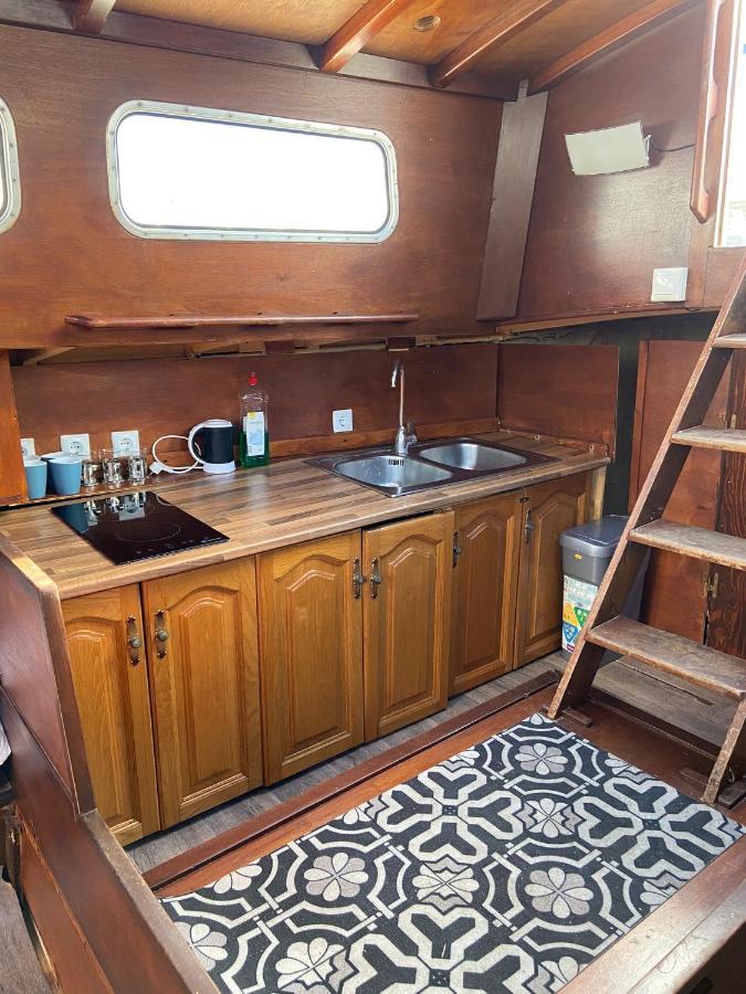 Fantastic Sailing Boat To Sleep In Hotel en barco *