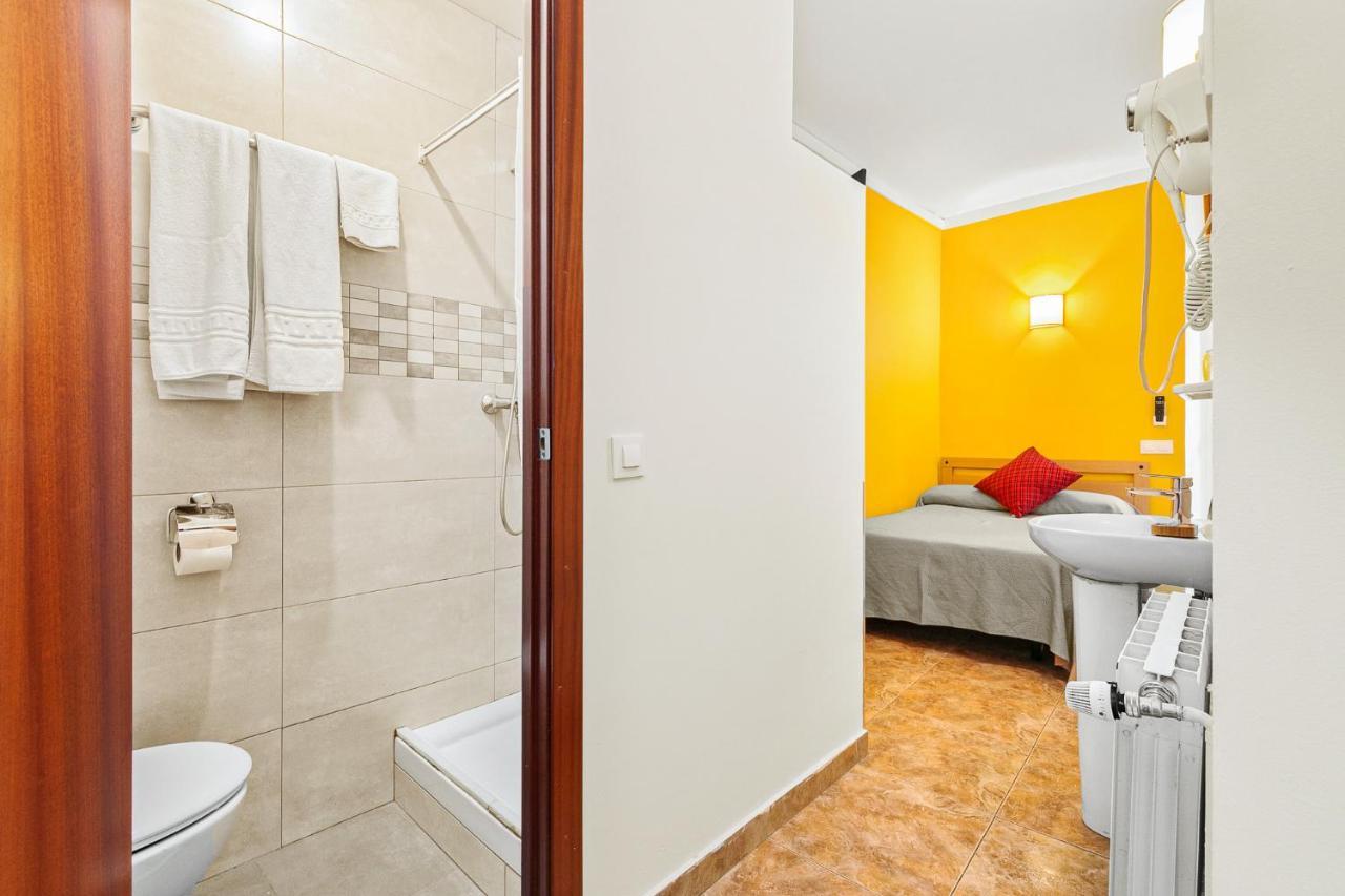 Santa Ana Guest house *