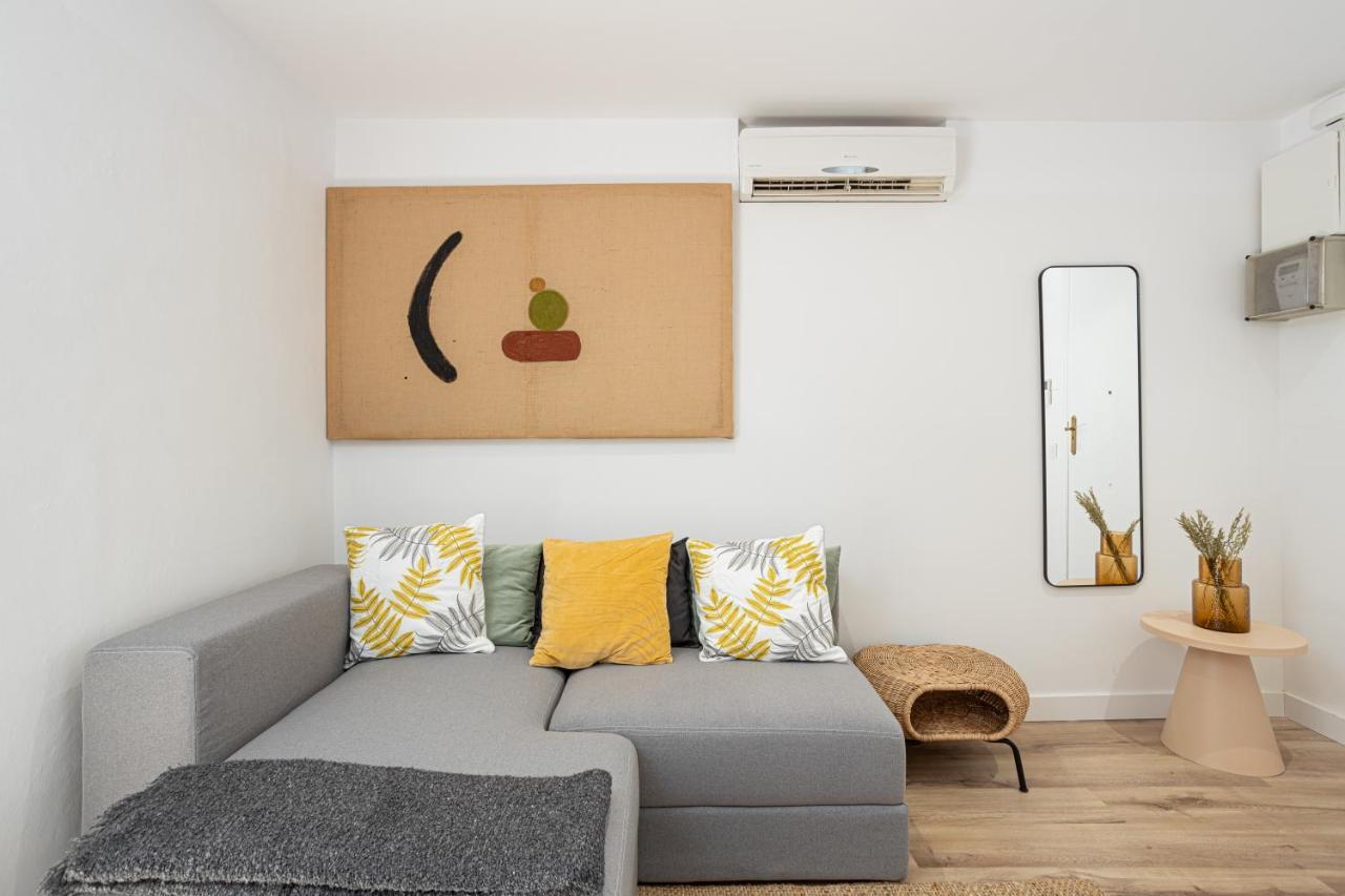 Walk To Ramblas Sun-filled&cozy Apartment Barcelona