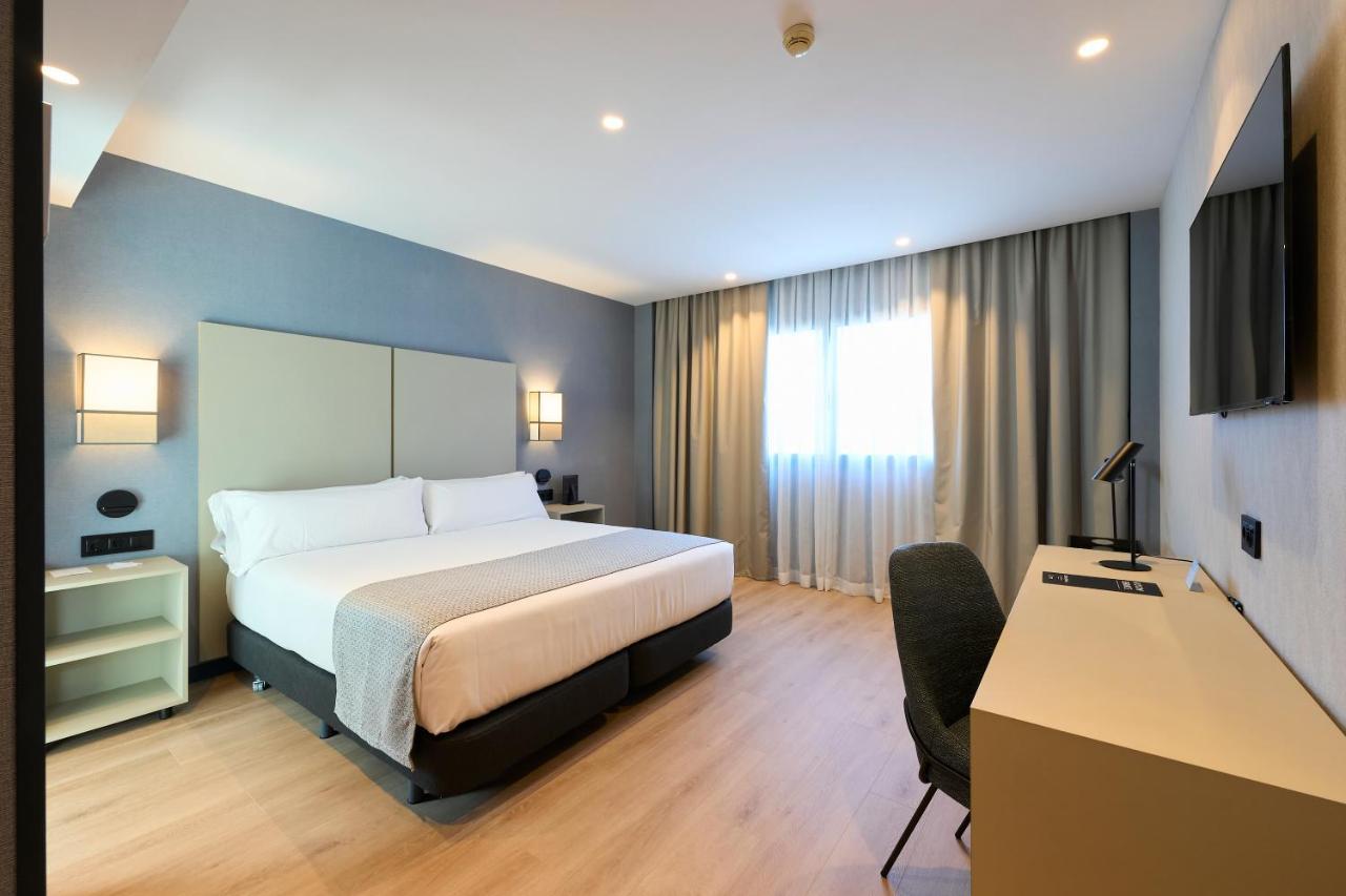 Hotel Catalonia La Maquinista 4*