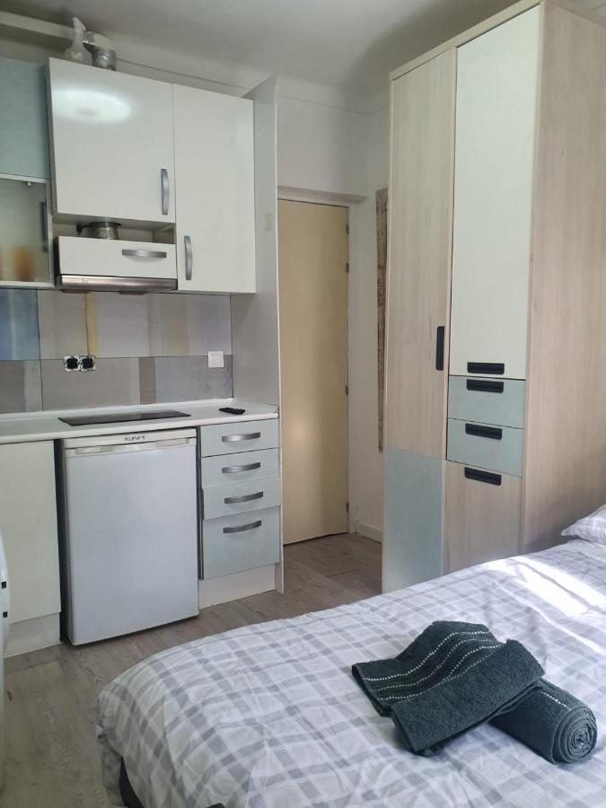 Studio Or With Private Bathroom Or With Shared Bathroom *