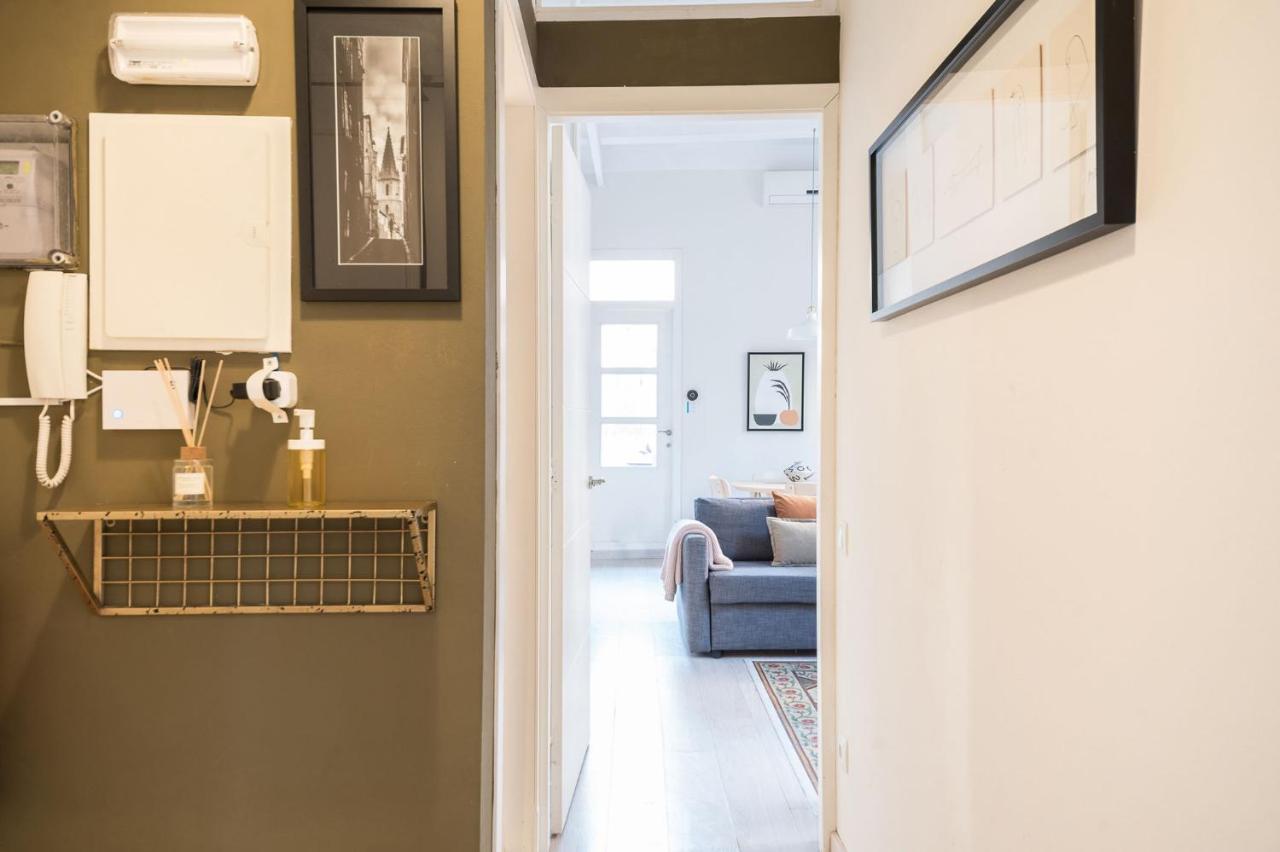 Light, Cozy Terrace And Local Life In Gracia Apartment Barcelona