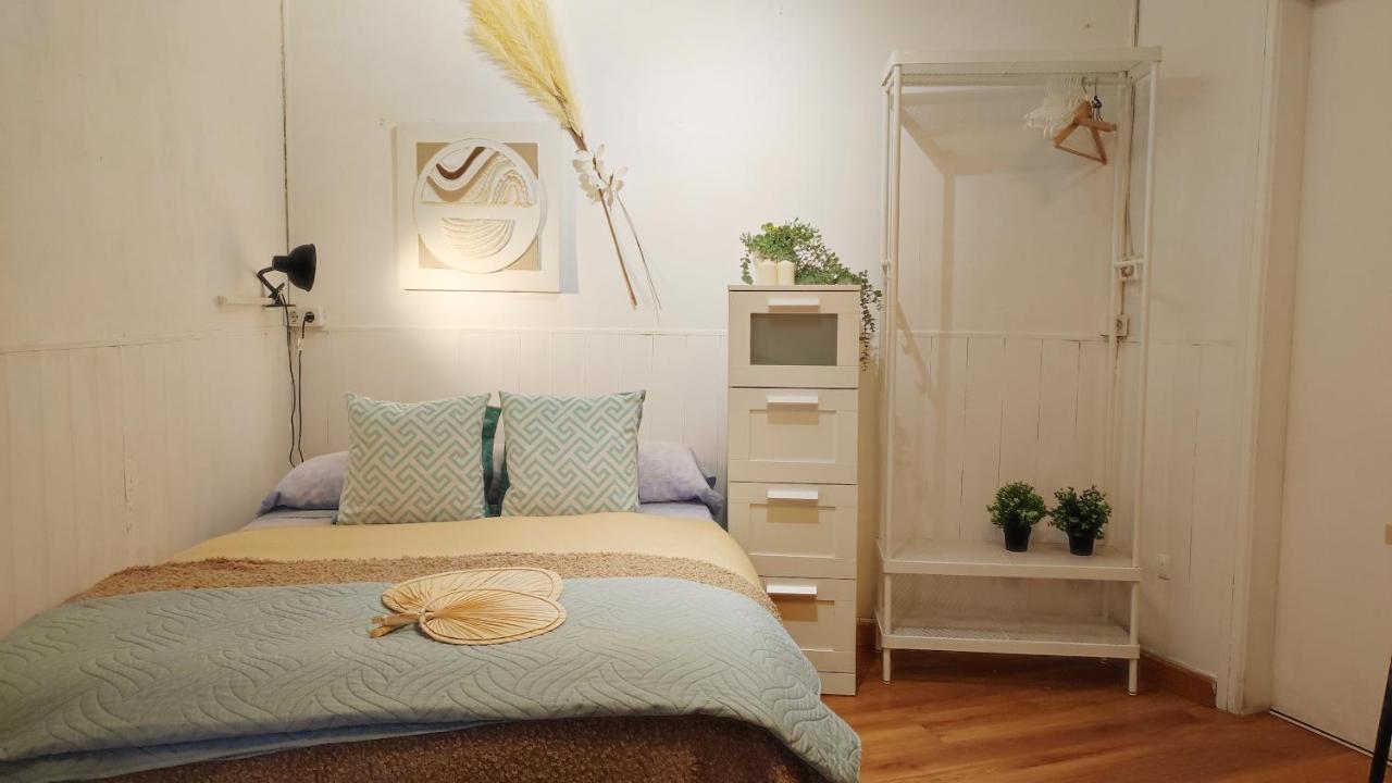 With Bathroom, Refrigerator And Microwave Apartment