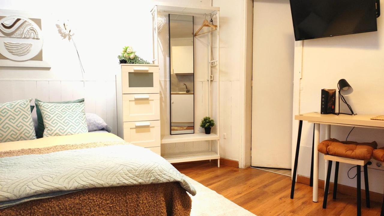 With Bathroom, Refrigerator And Microwave Apartment