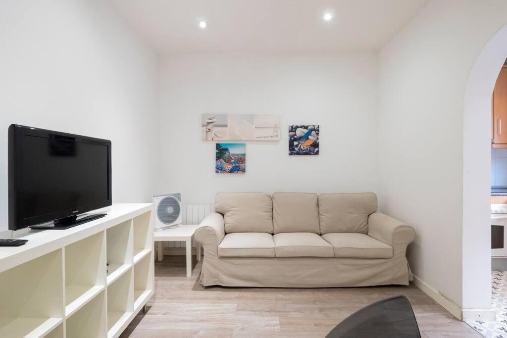Bebarceloner Poble Nou - 2 Bedroom *