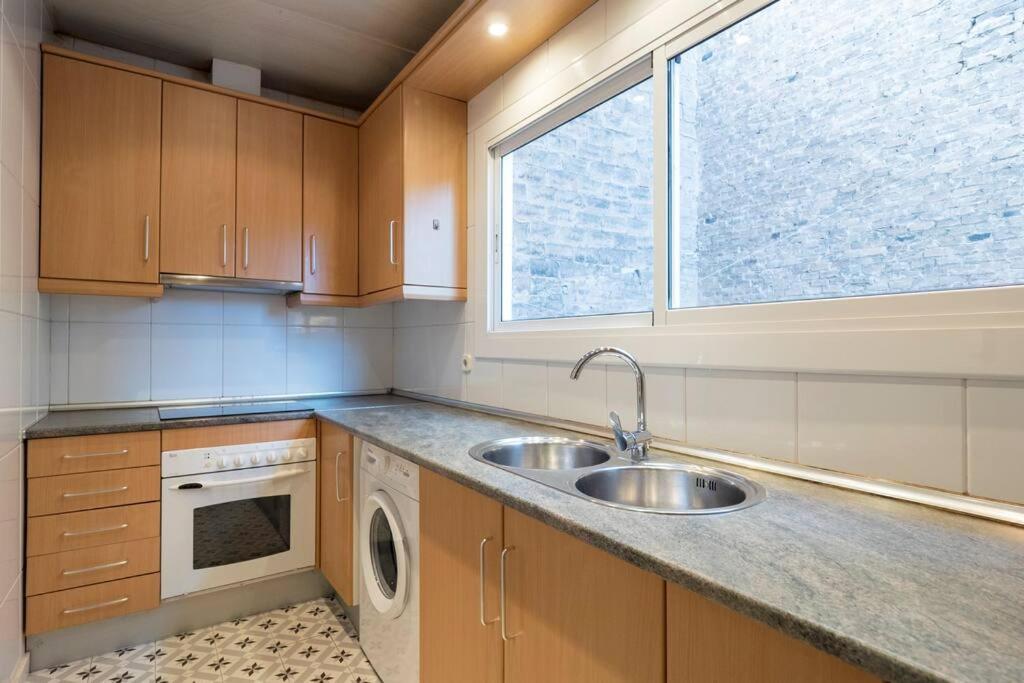Bebarceloner Poble Nou - 2 Bedroom Apartamento *