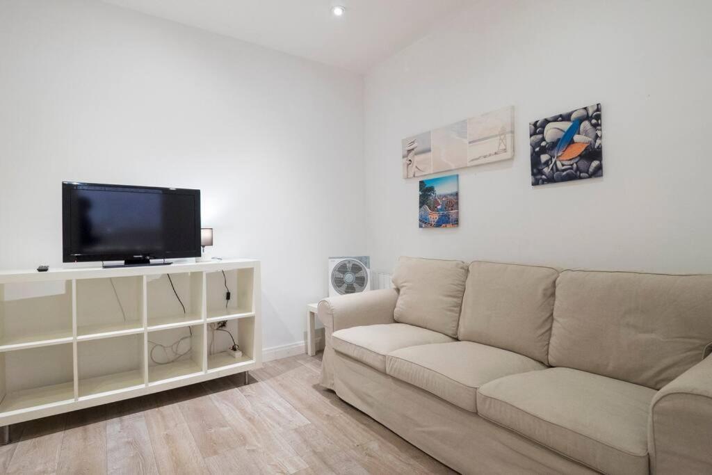 Bebarceloner Poble Nou - 2 Bedroom *