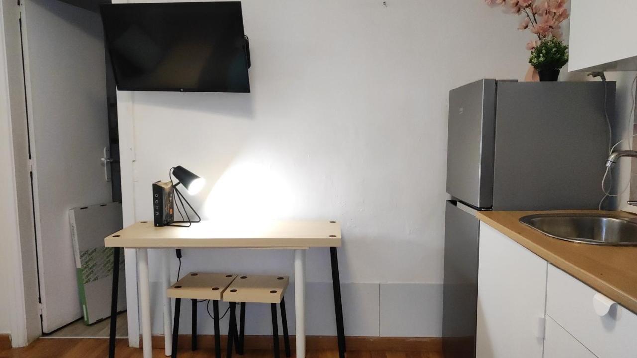 Apartment With Bathroom, Refrigerator And Microwave *