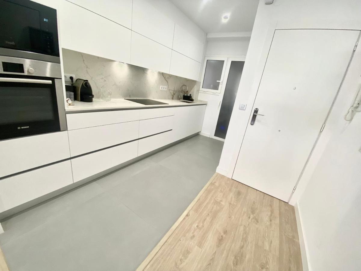 Apartamento Chic Apartments- Free Parking - 10 Min From Bcn Centre By Metro Barcelona