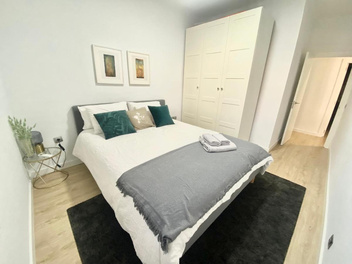Chic Apartments- Free Parking - 10 Min From Bcn Centre By Metro Apartamento Barcelona