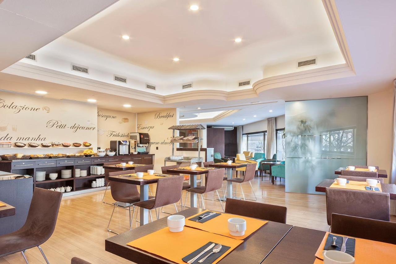 Hotel Acta Antibes 2*