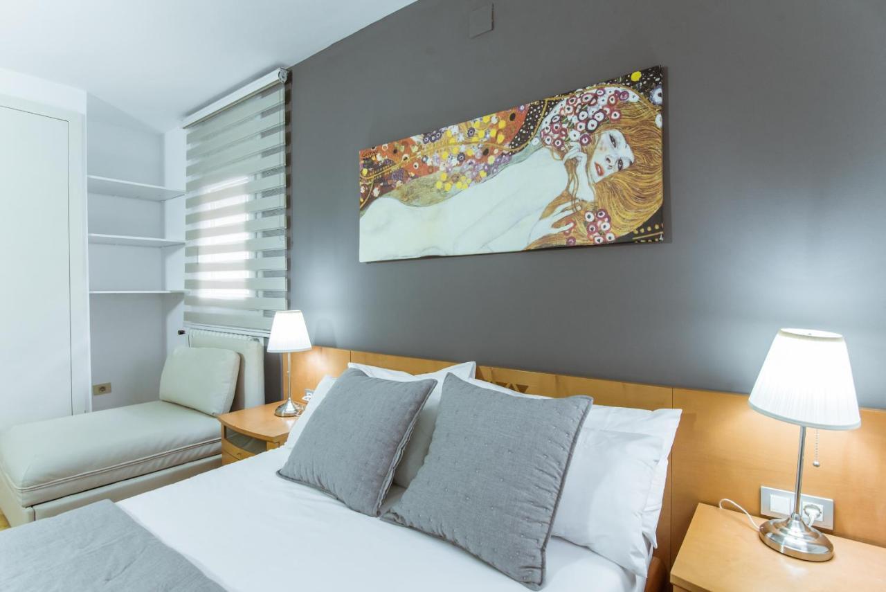 Apartamento Two Bedroom Townhouse Within 10min Walk From Beach Barcelona
