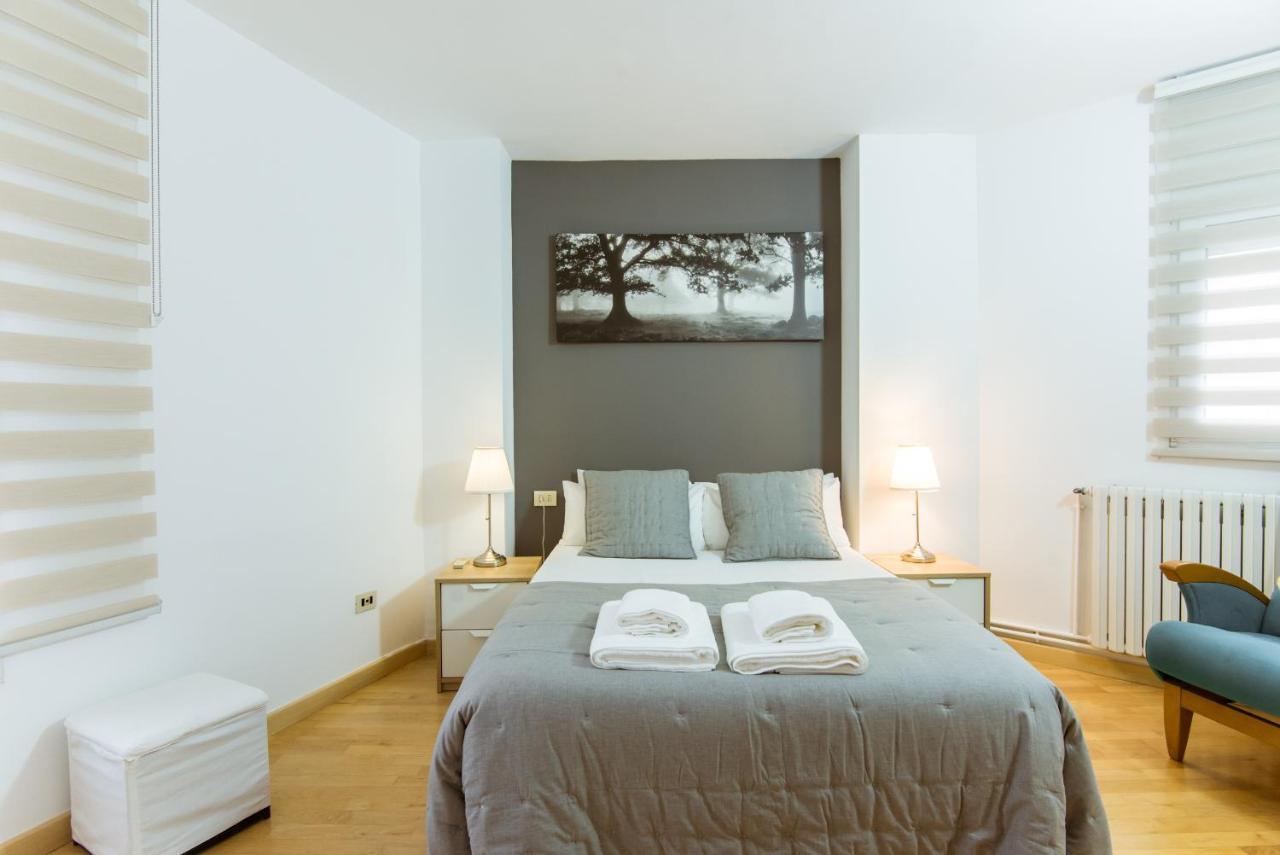 Two Bedroom Townhouse Within 10min Walk From Beach *