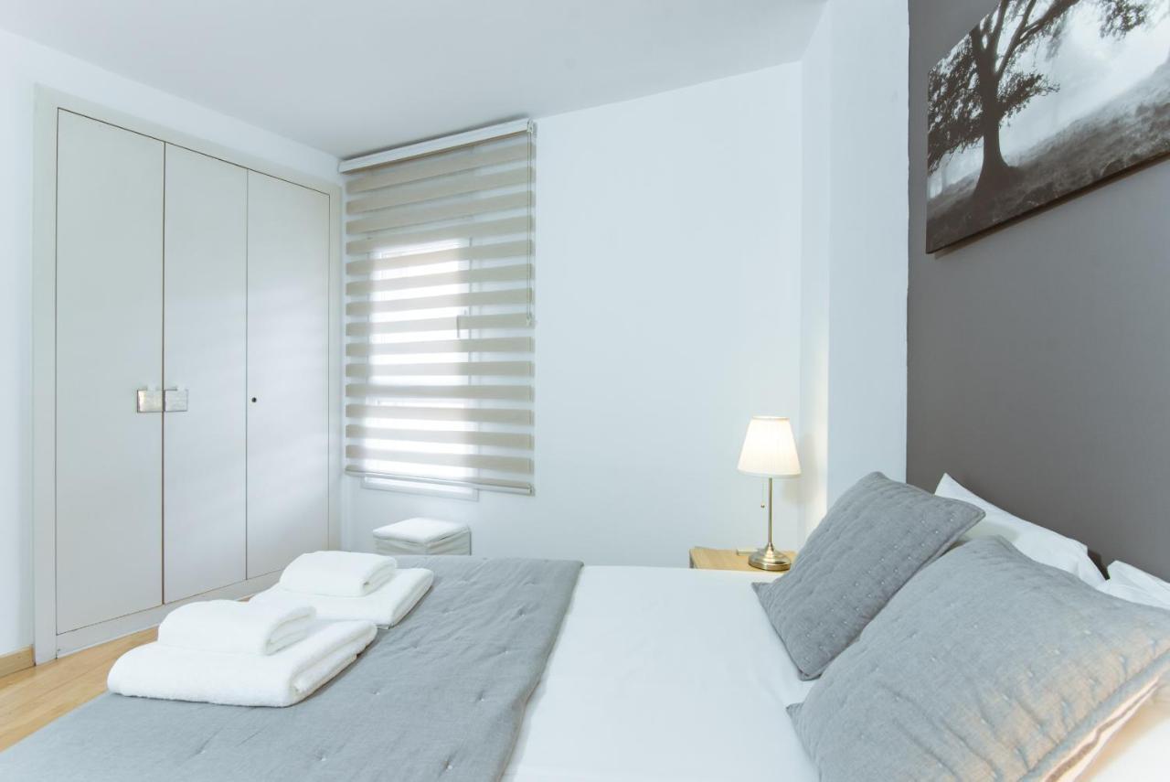 Two Bedroom Townhouse Within 10min Walk From Beach Apartamento Barcelona