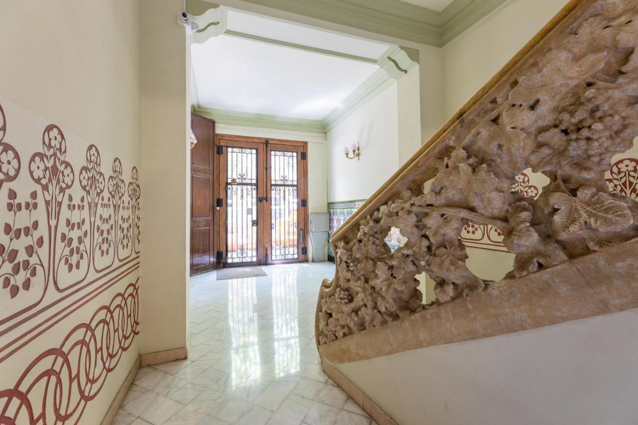 Apartment Aparteasy - Modernist Flat In Eixample Center Barcelona