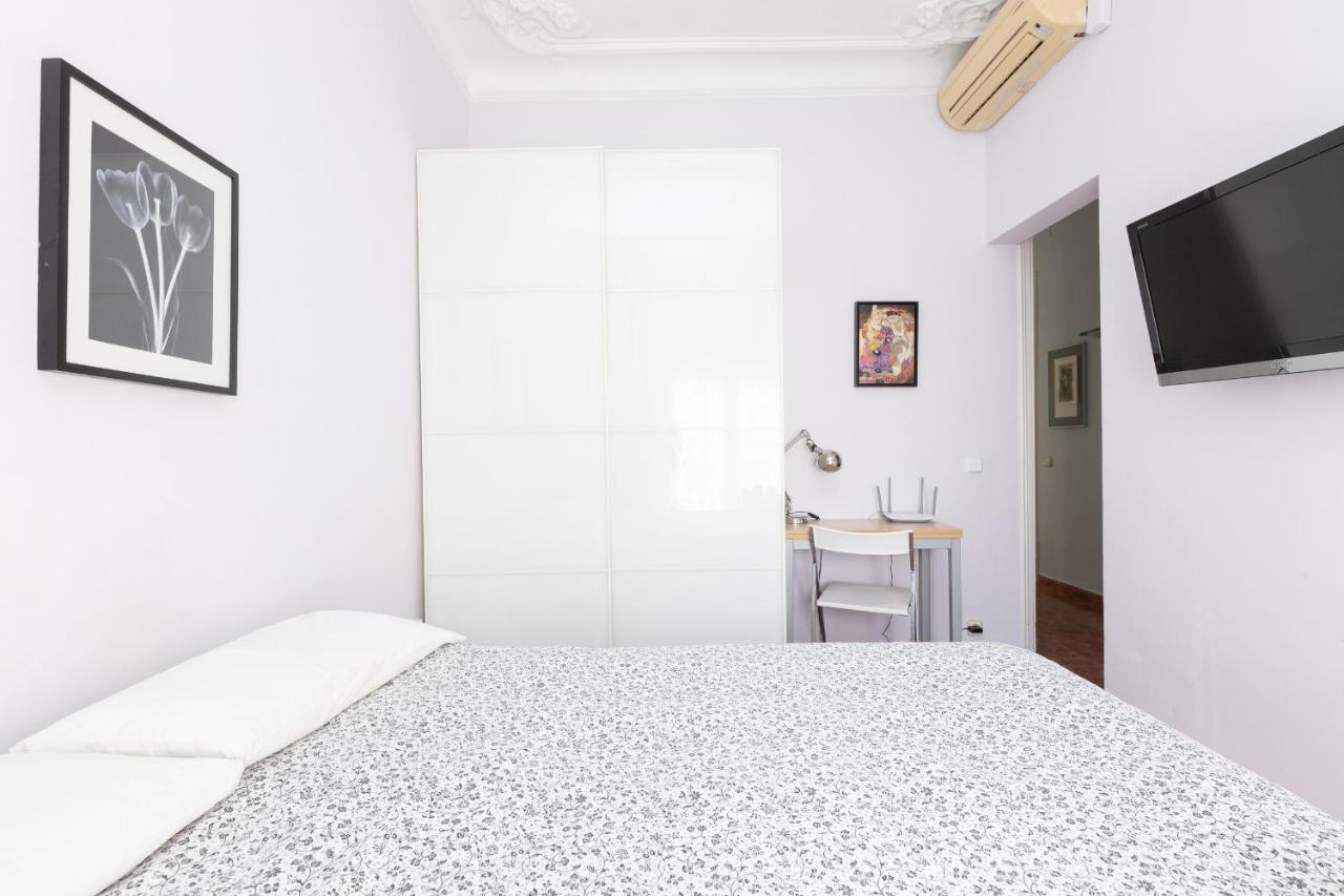 Apartment Aparteasy - Modernist Flat In Eixample Center *