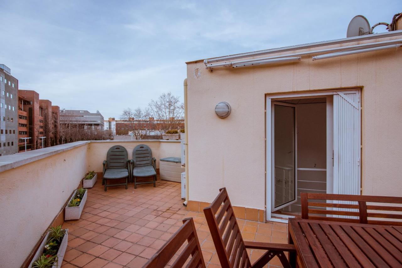 Two Bedroom Townhouse Within 10min Walk From Beach * Barcelona