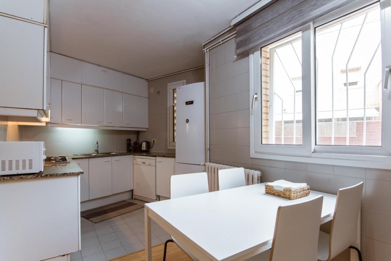 Apartamento Two Bedroom Townhouse Within 10min Walk From Beach Barcelona