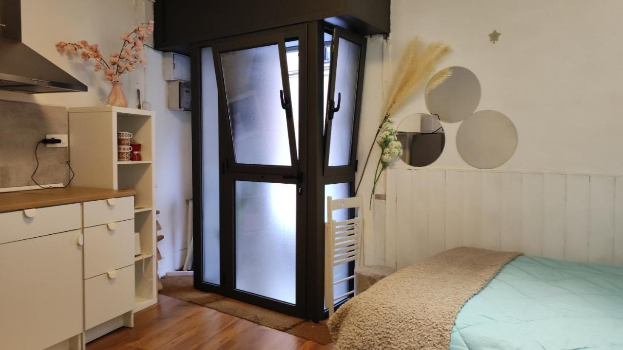 With Bathroom, Refrigerator And Microwave Apartment Barcelona
