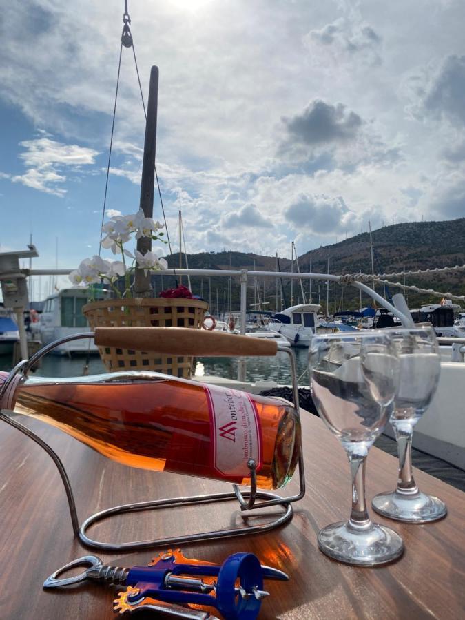 Hotel en barco Boat View